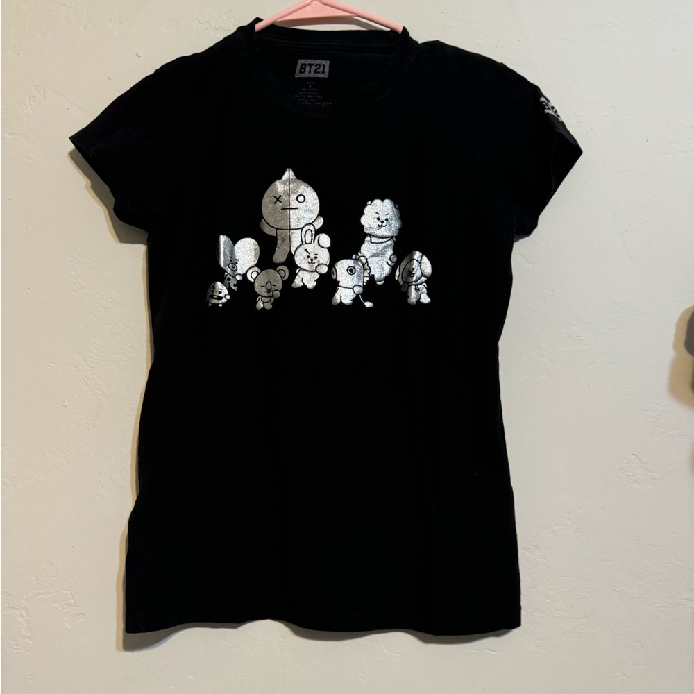 BT21 Black with Silver Foil Graphic T-shirt (S)